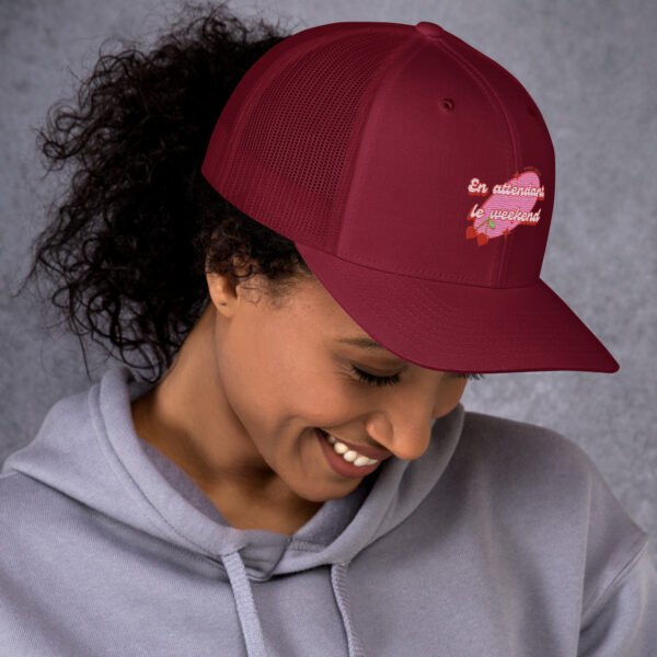 Casquette Trucker brodée "En attendant le weekend" – Image 15