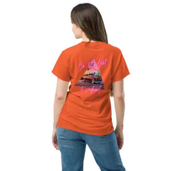 T-shirt classique unisexe brodé "En attendant le weekend"+ impression dos – Image 27