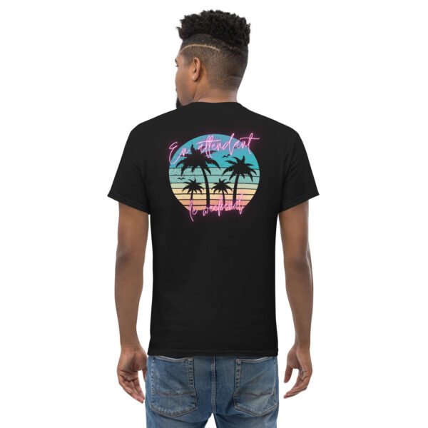 T-shirt classique unisexe brodé "En attendant le weekend"+ impression dos – Image 4