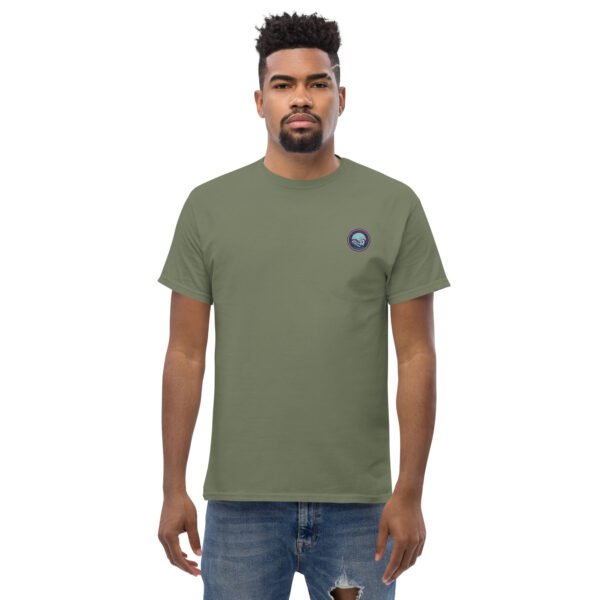 T-shirt classique unisexe brodé "En attendant le weekend" – Image 25