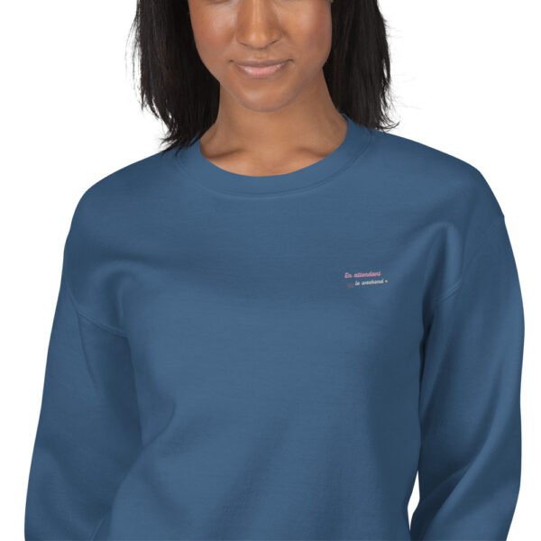 Sweat Unisexe brodé "En attendant le weekend" + impression dos – Image 20