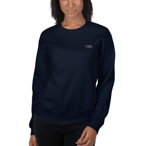 Sweat Unisexe brodé "En attendant le weekend" + impression dos – Image 9