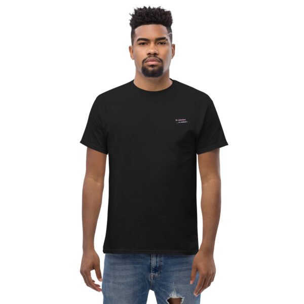 T-shirt brodé « En attendant le weekend » + impression dos – Image 4