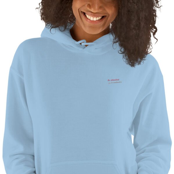 Sweat à capuche brodé « En attendant le weekend » + impression dos – Image 10