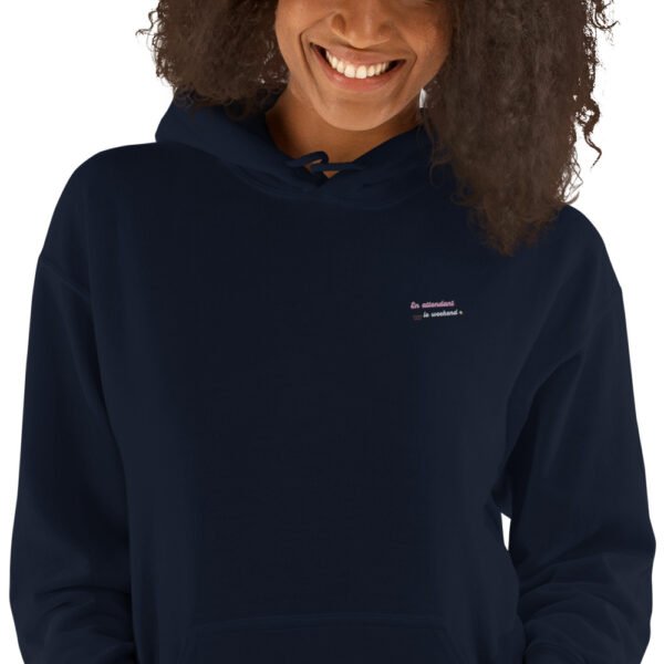 Sweat à capuche brodé « En attendant le weekend » + impression dos – Image 11